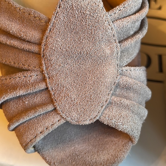 Steve Madden blush suede wedge sandal - Picture 8 of 8